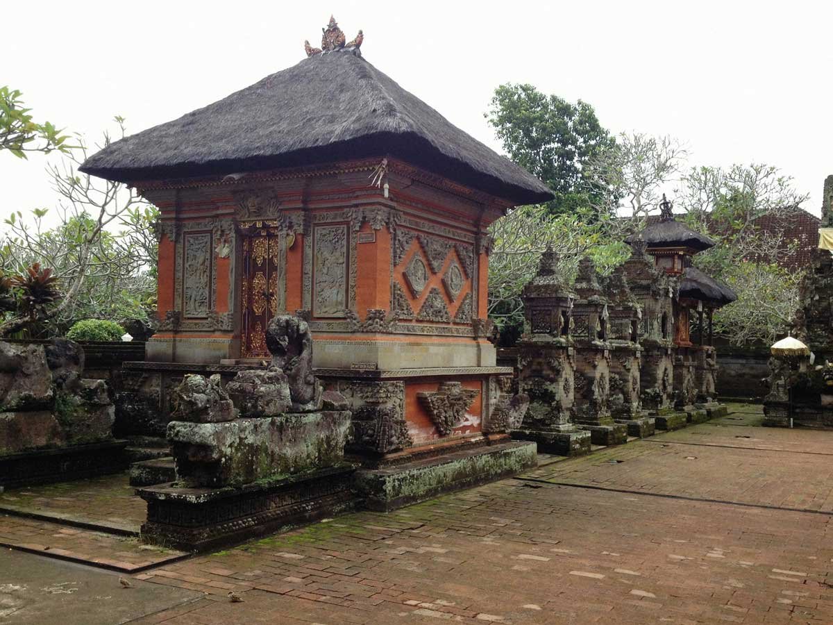 Detailed paras-stone carvings at Batuan village temple